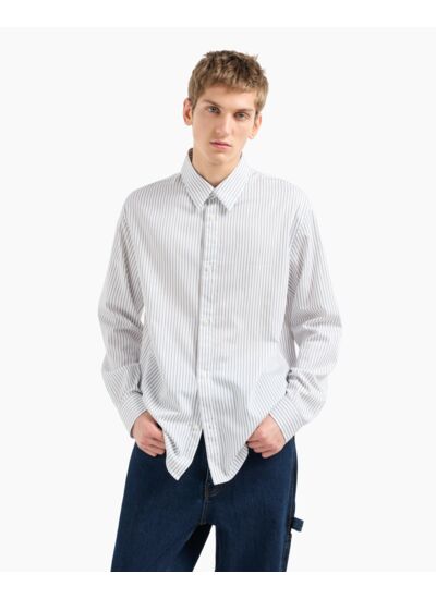 Chemise à rayures blanches décapotables