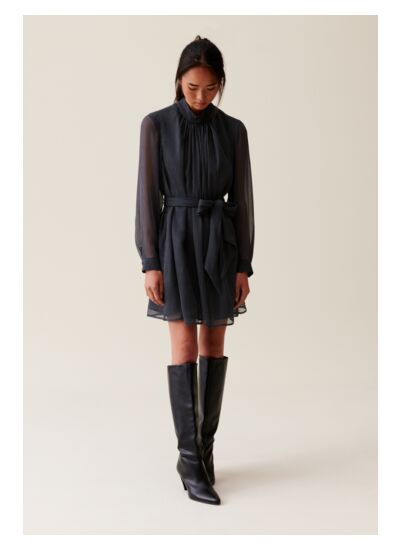 Robe fluide col lavallière