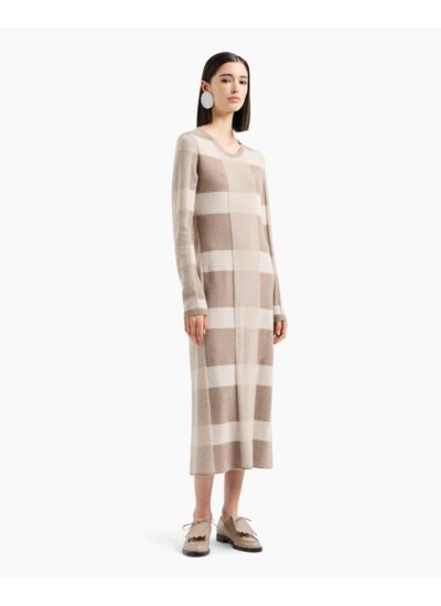 Robe beige élégante