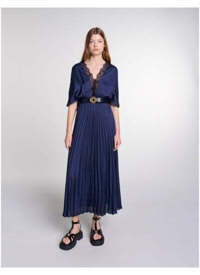 Robe longue plissée avec dentelle