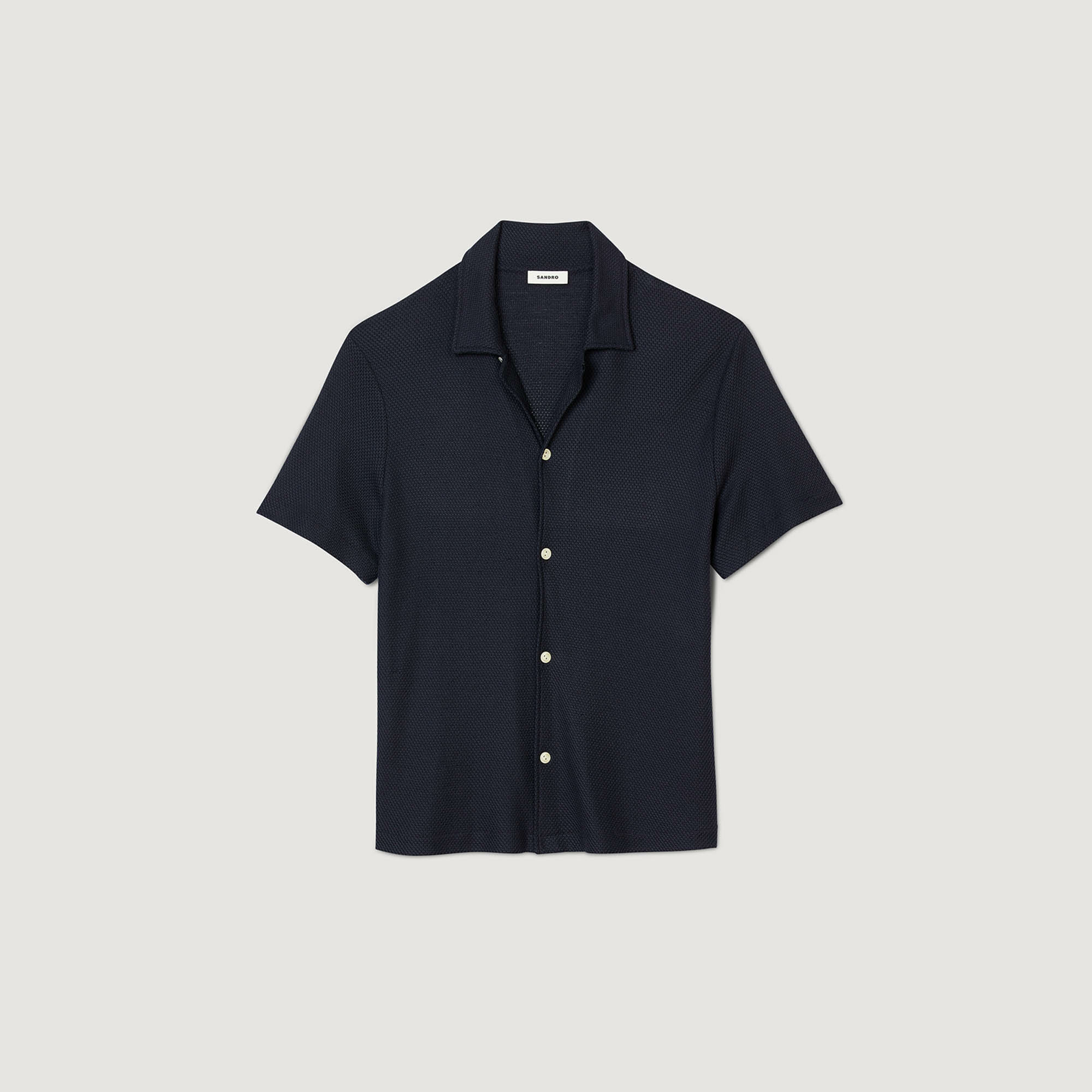 Chemise à col requin