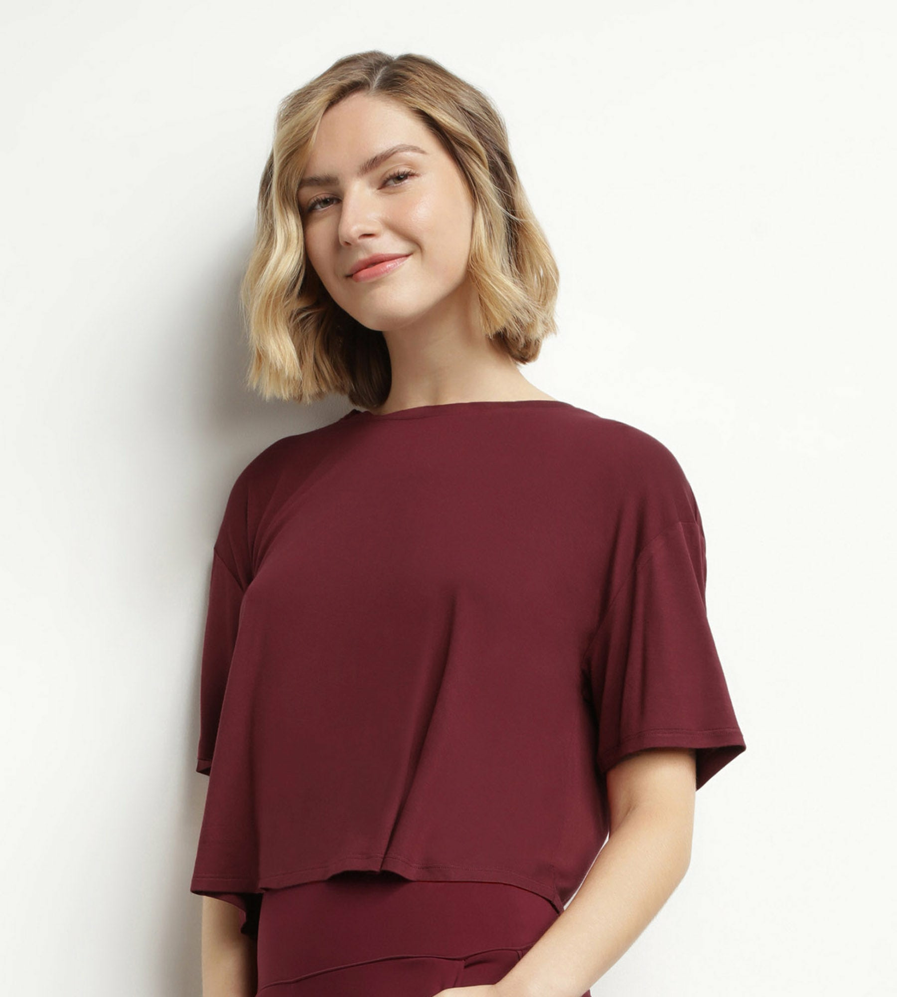 T-shirt de sport femme en viscose Bordeaux avec dos ouvert Dim Move