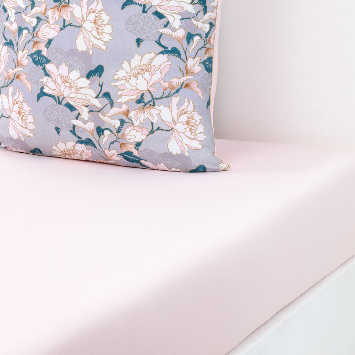 Kenzo - Drap housse en satin rose, K Mitsuko