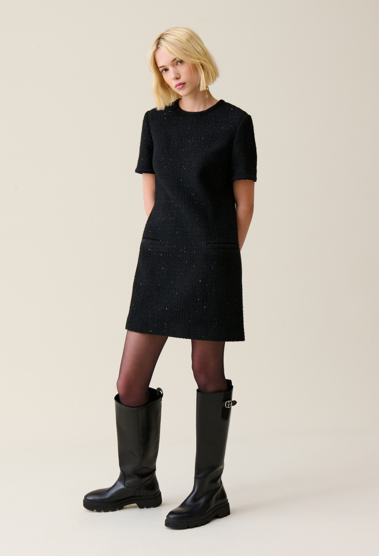 Robe noire courte tweed