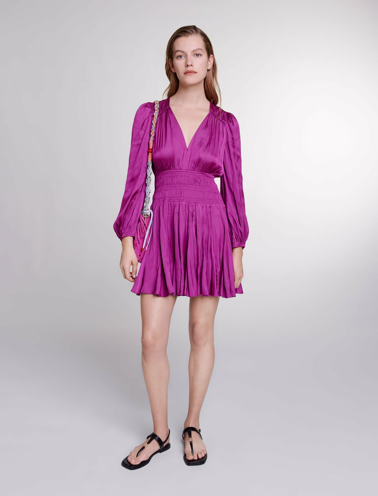 Robe courte satinée