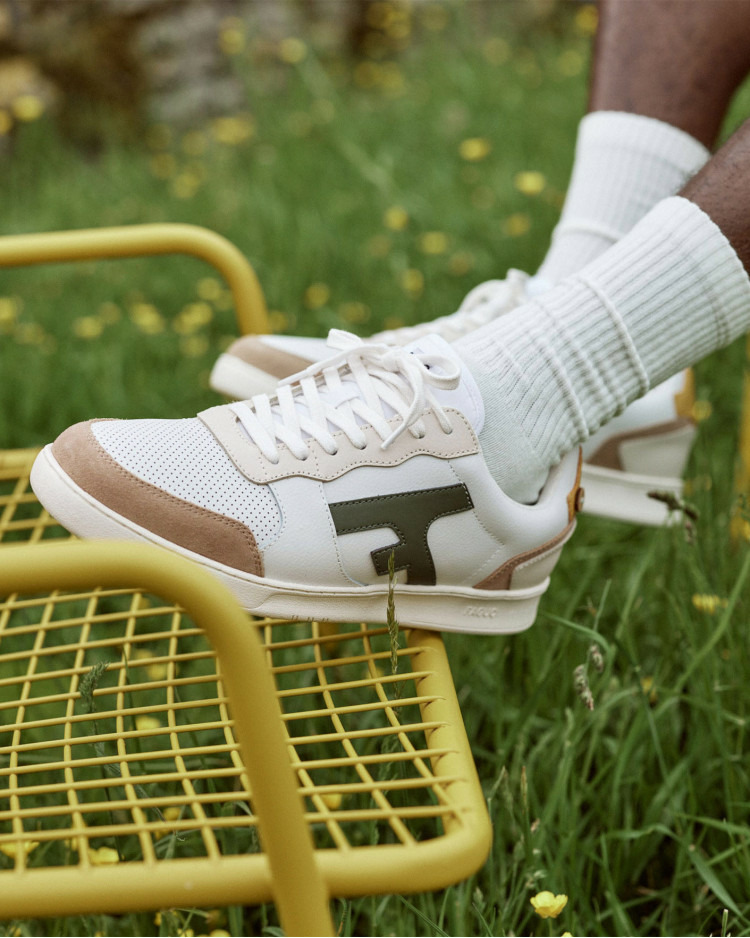 Baskets basses blanches, beiges & kaki