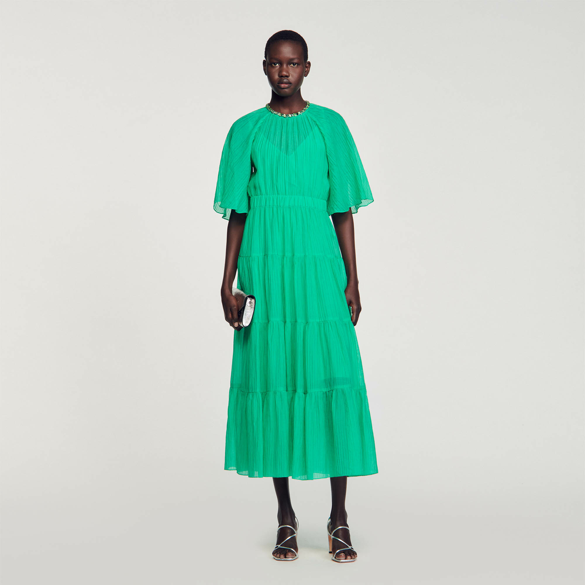 Robe midi à col strassé