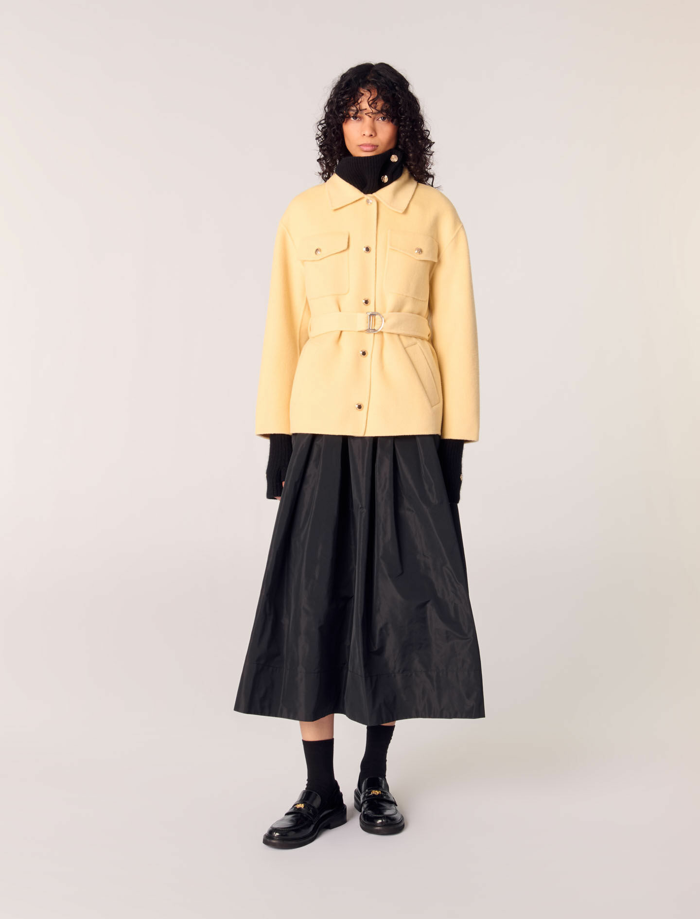 Manteau court double face ceinturé