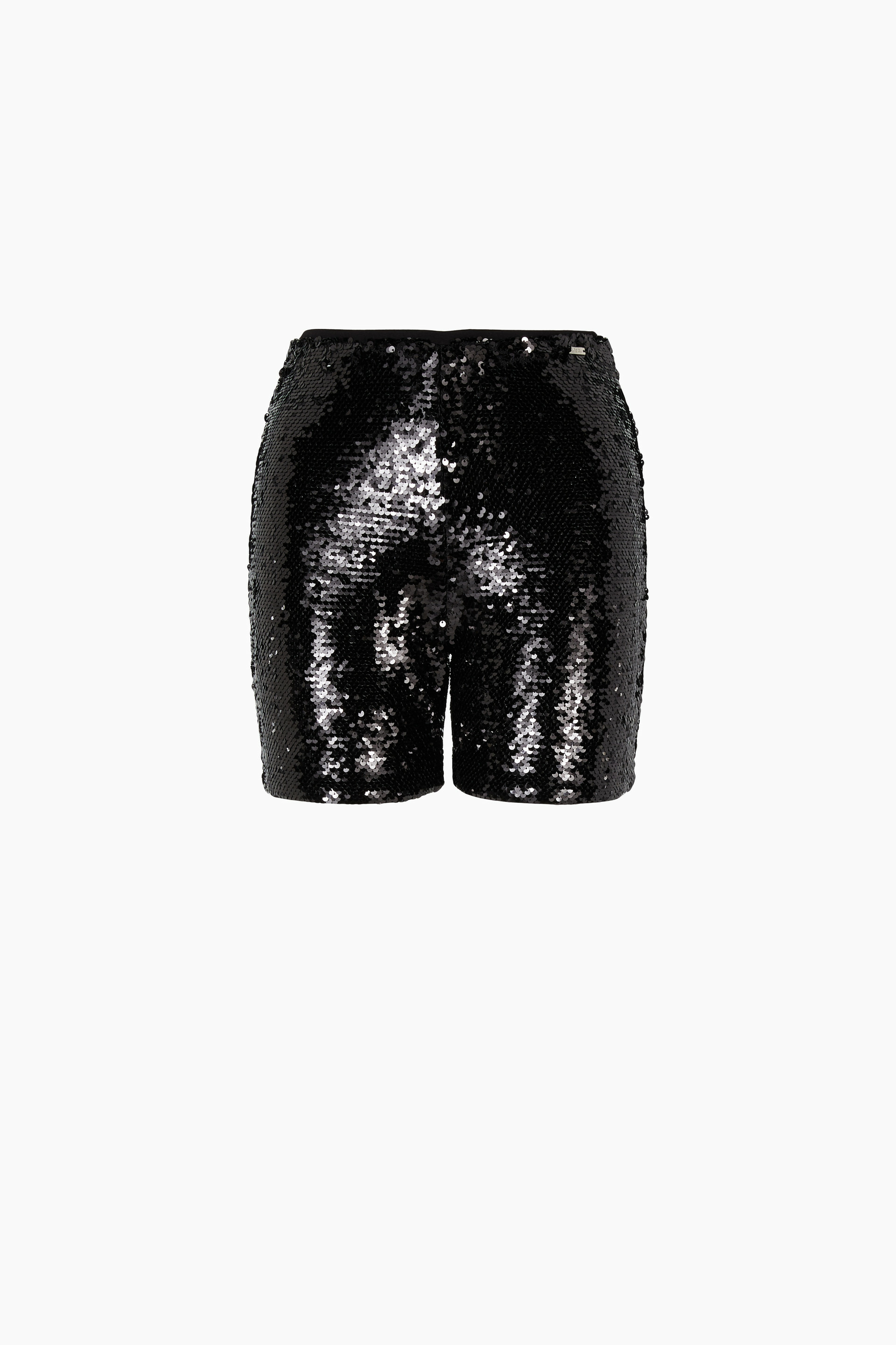 Xw000010 af10185 uc001 noir court