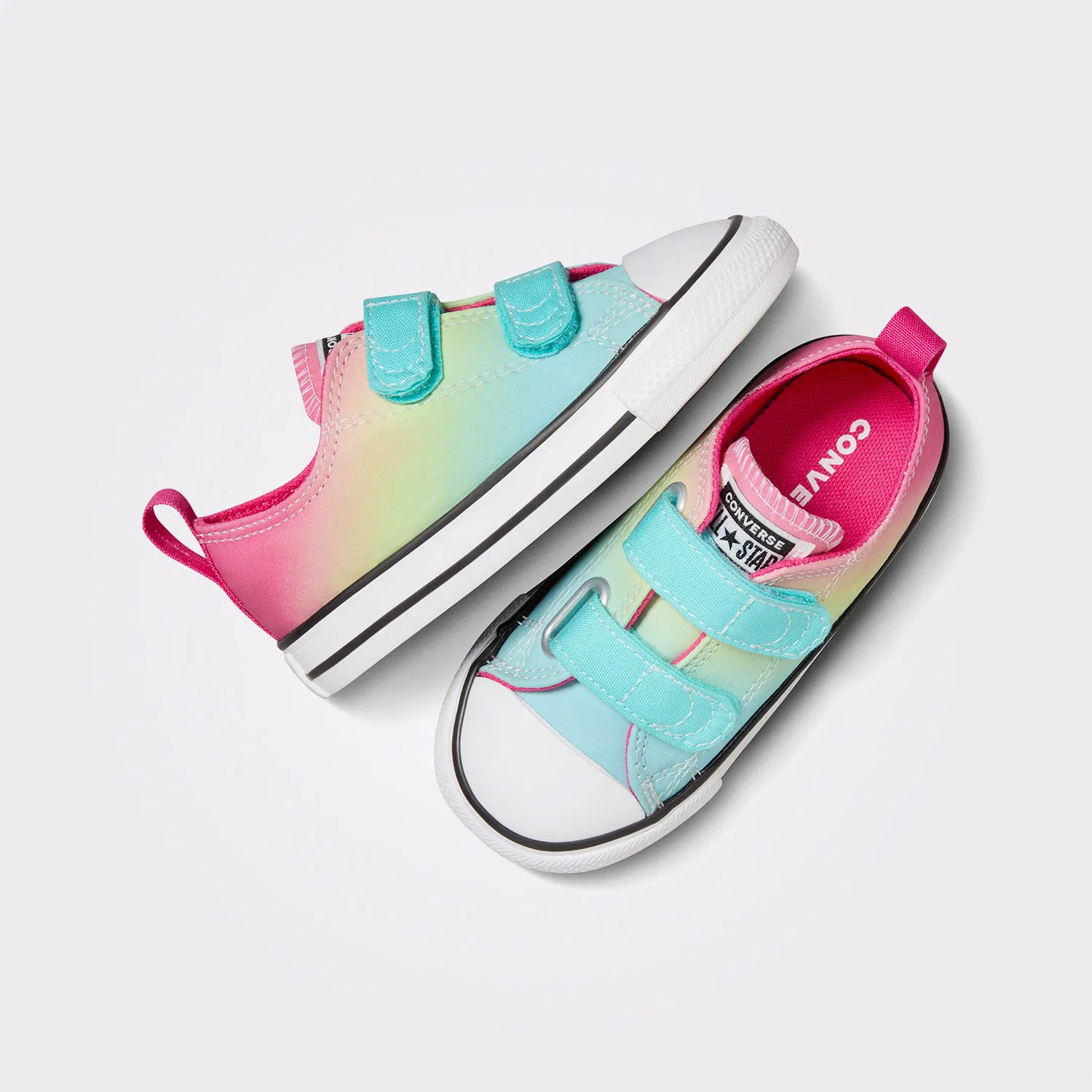 Chuck Taylor All Star 2V Ox Triple Cyan/Chaos Fuchsia