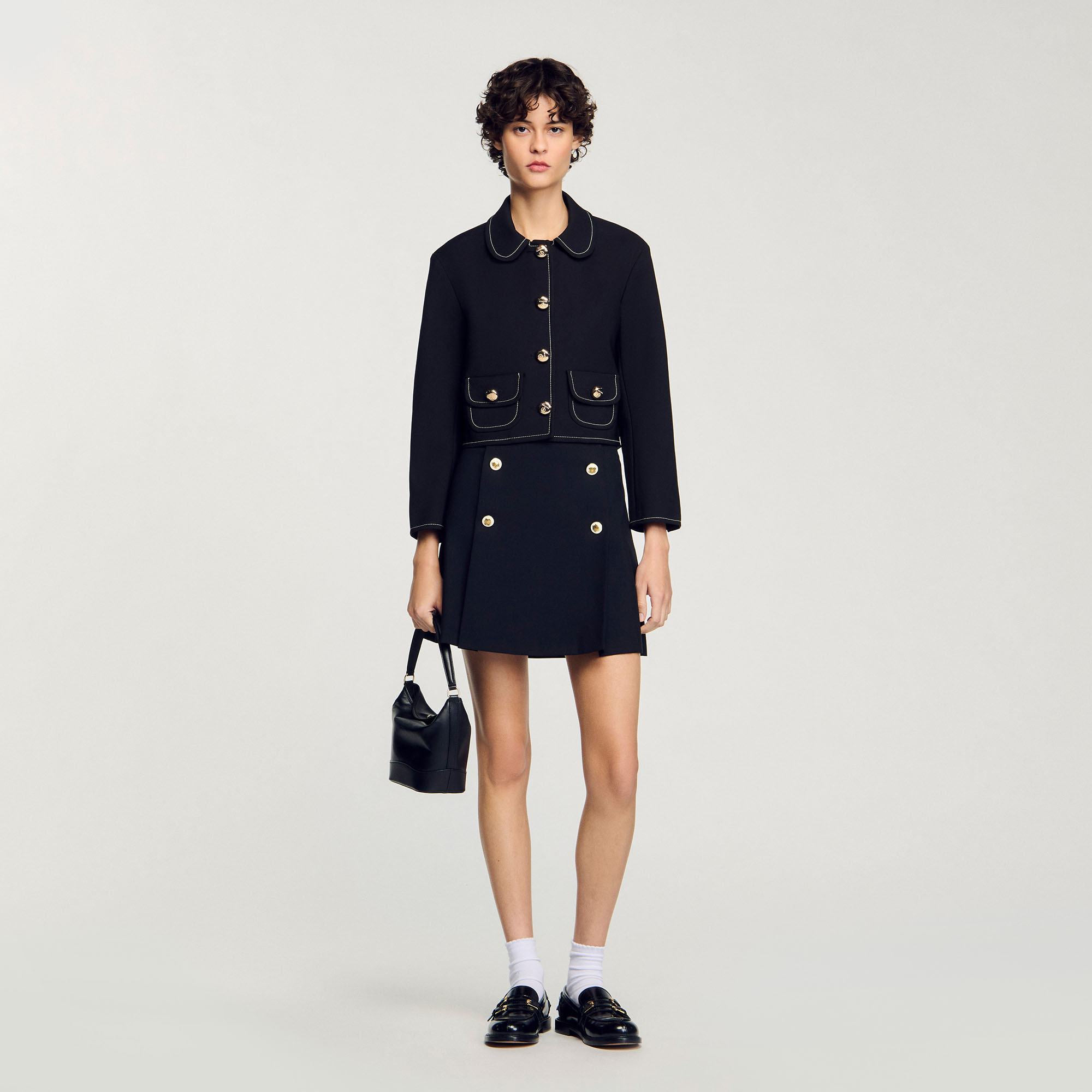 Veste courte à col claudine