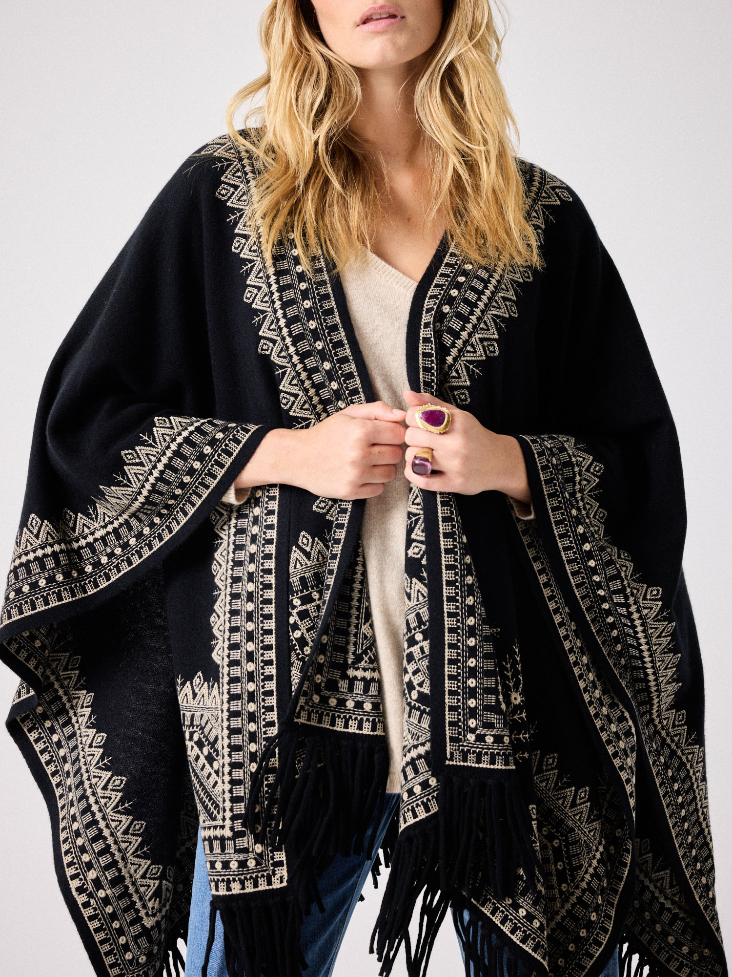 Cape cachemire Tima NOIR_BEIGE
