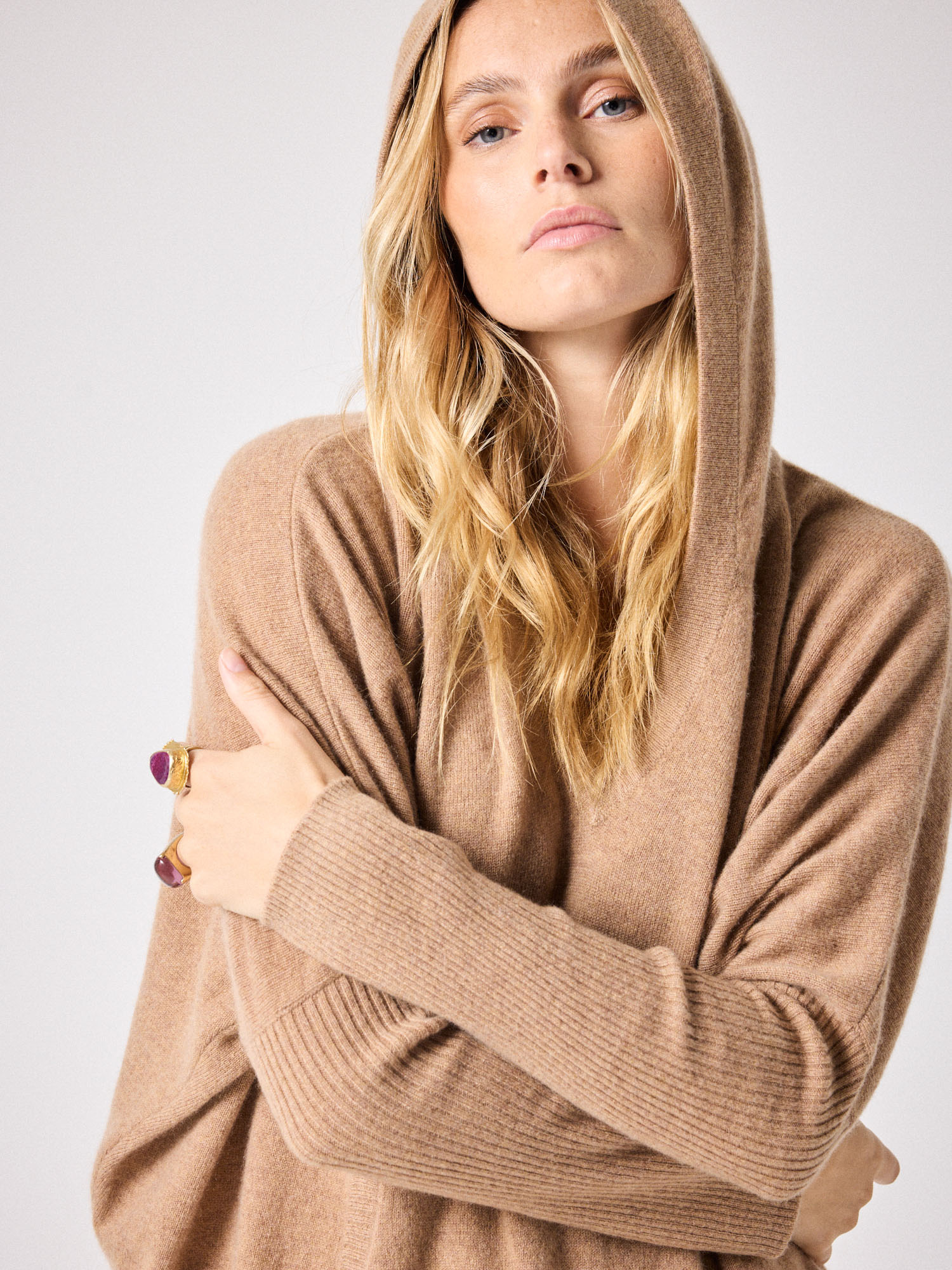 Pull poncho capuche cachemire Alix CAMEL CHINE