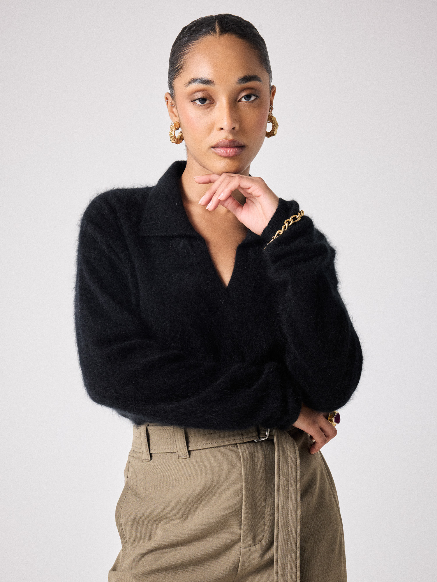 Roxane a brossé un pull en cachemire NOIR