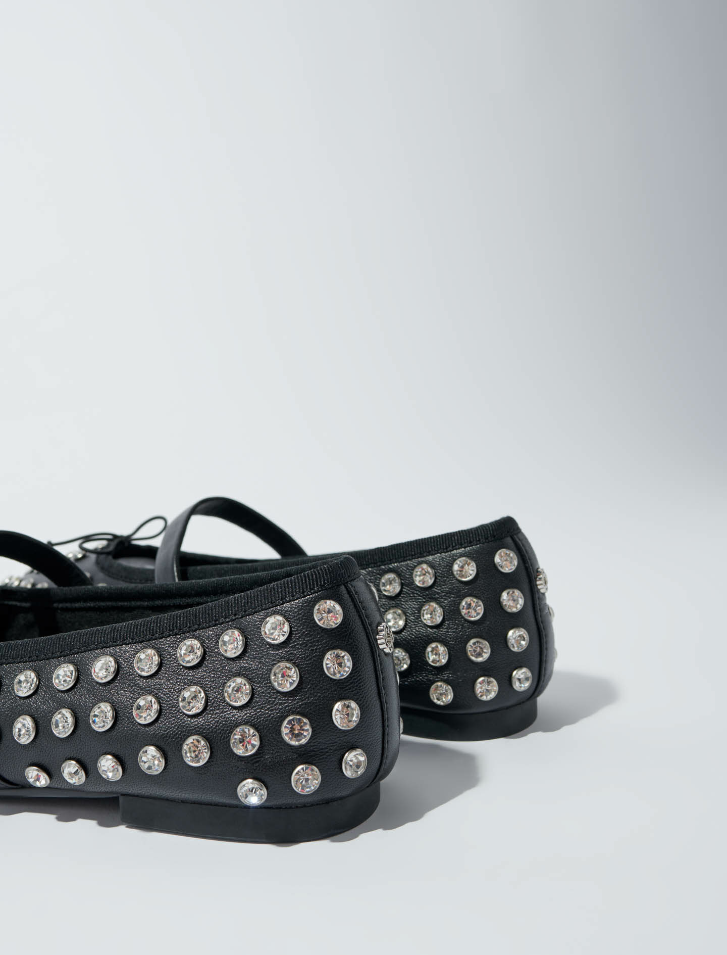 Ballerines ornées de strass