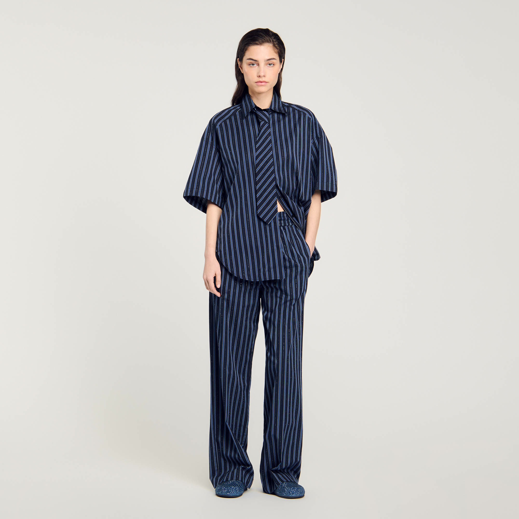 Chemise strassée à cravate
