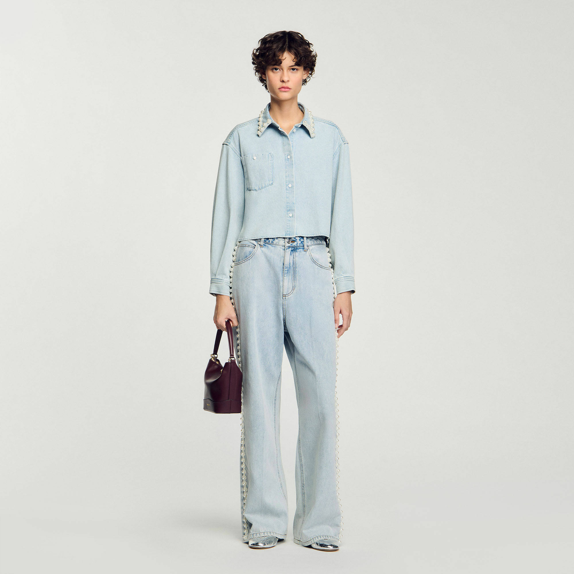 Jean à détails perlés