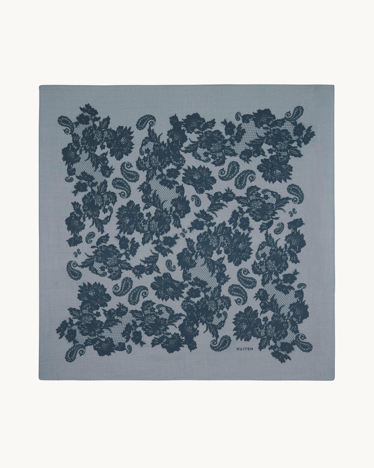 Petit Bandana Hachi Lace gris flanelle