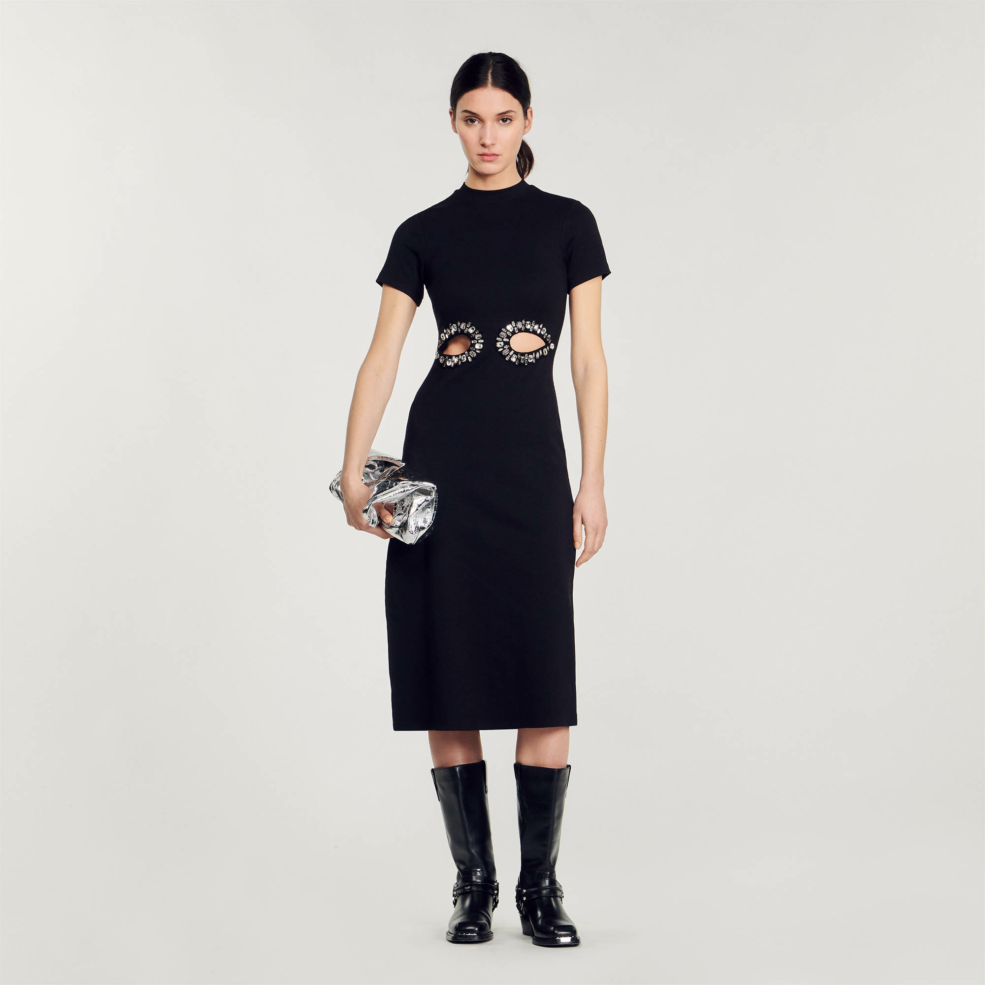 Robe midi à découpes strassées
