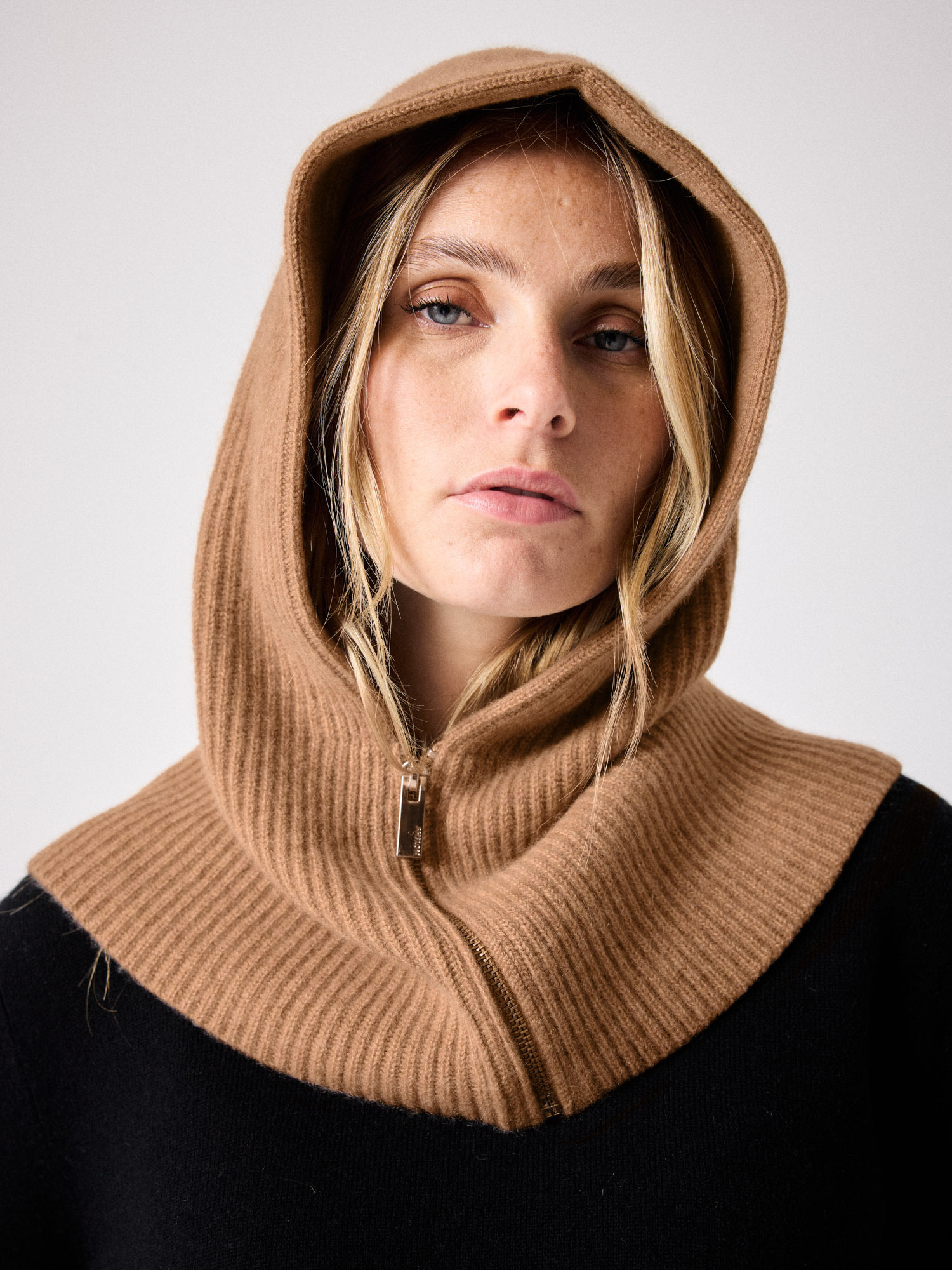 Cagoule en cachemire Gustave CAMEL_CHINE