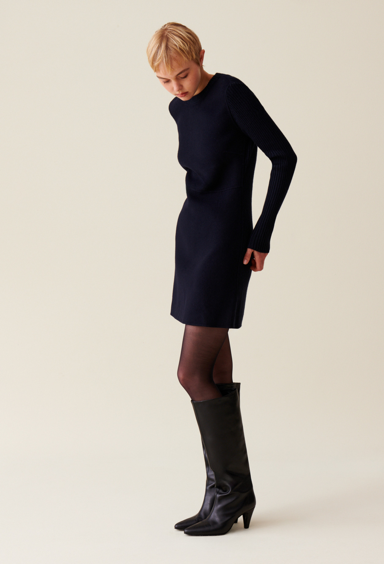 Robe courte maille dos côtelé