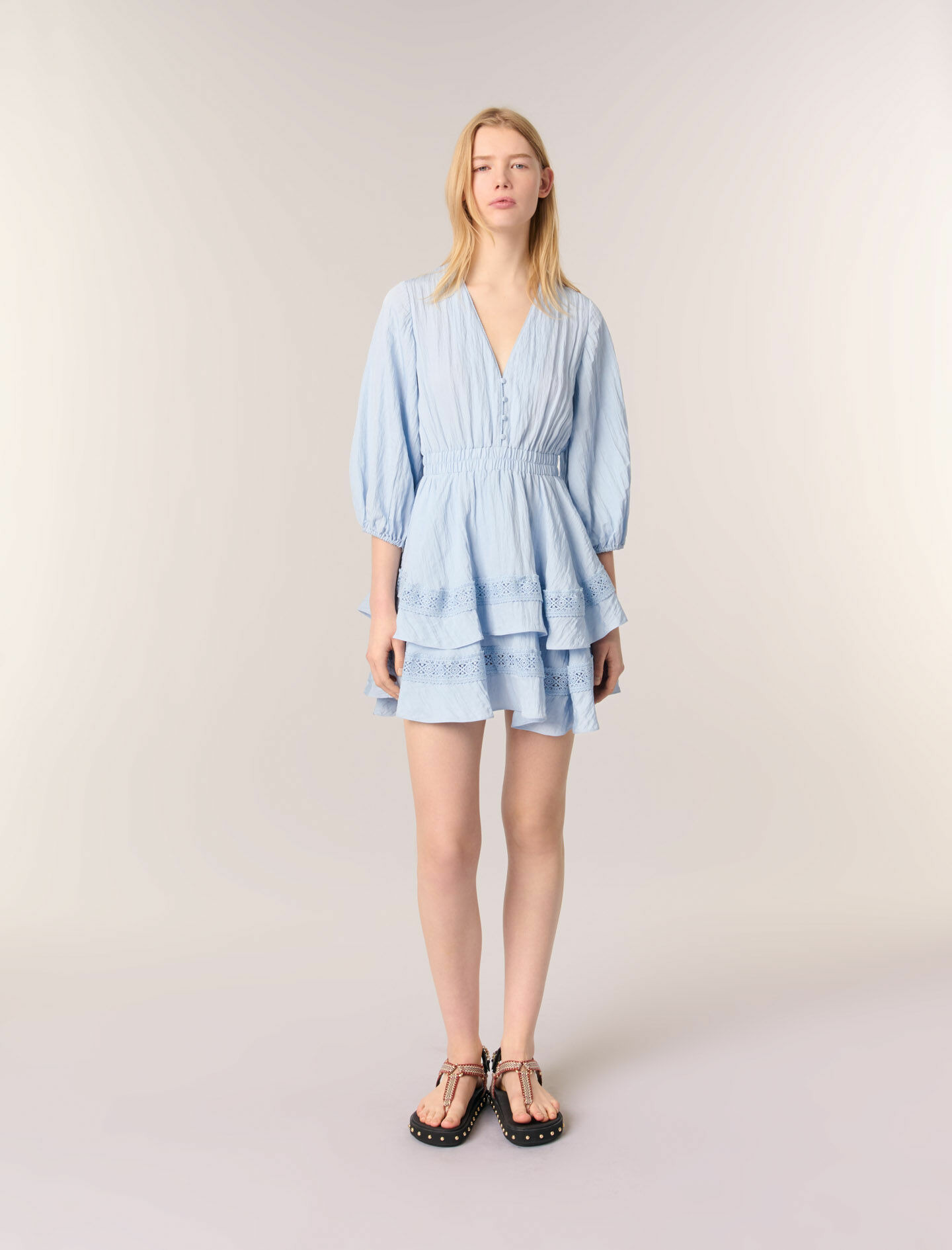 Robe à volants et détails dentelle