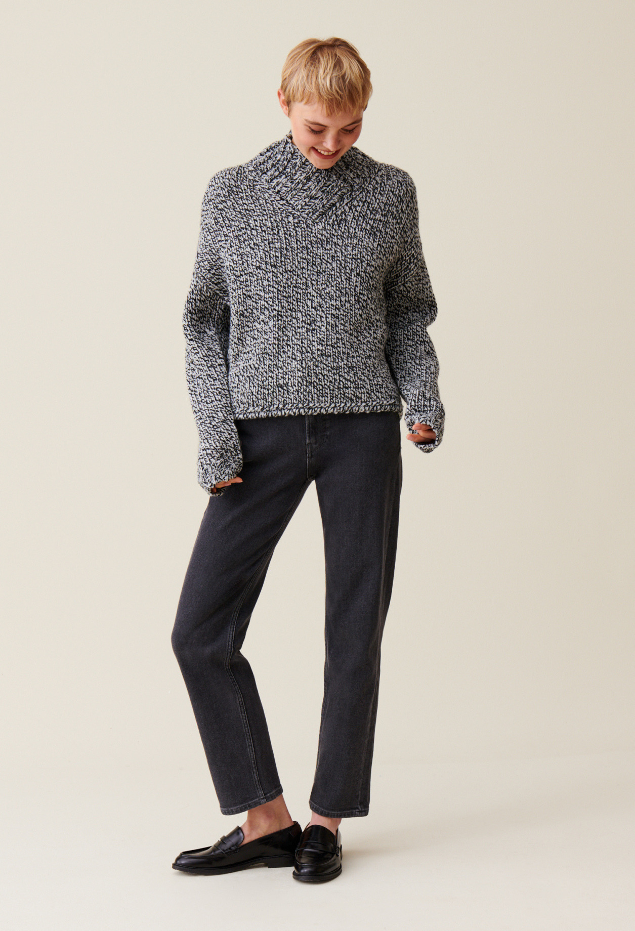 Pull grosse maille col V gris