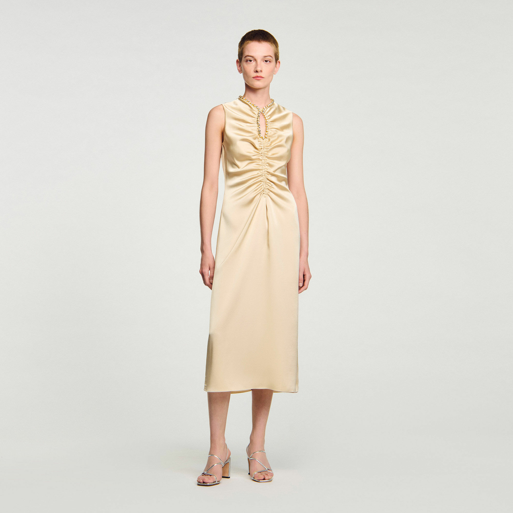 Robe longue en satin