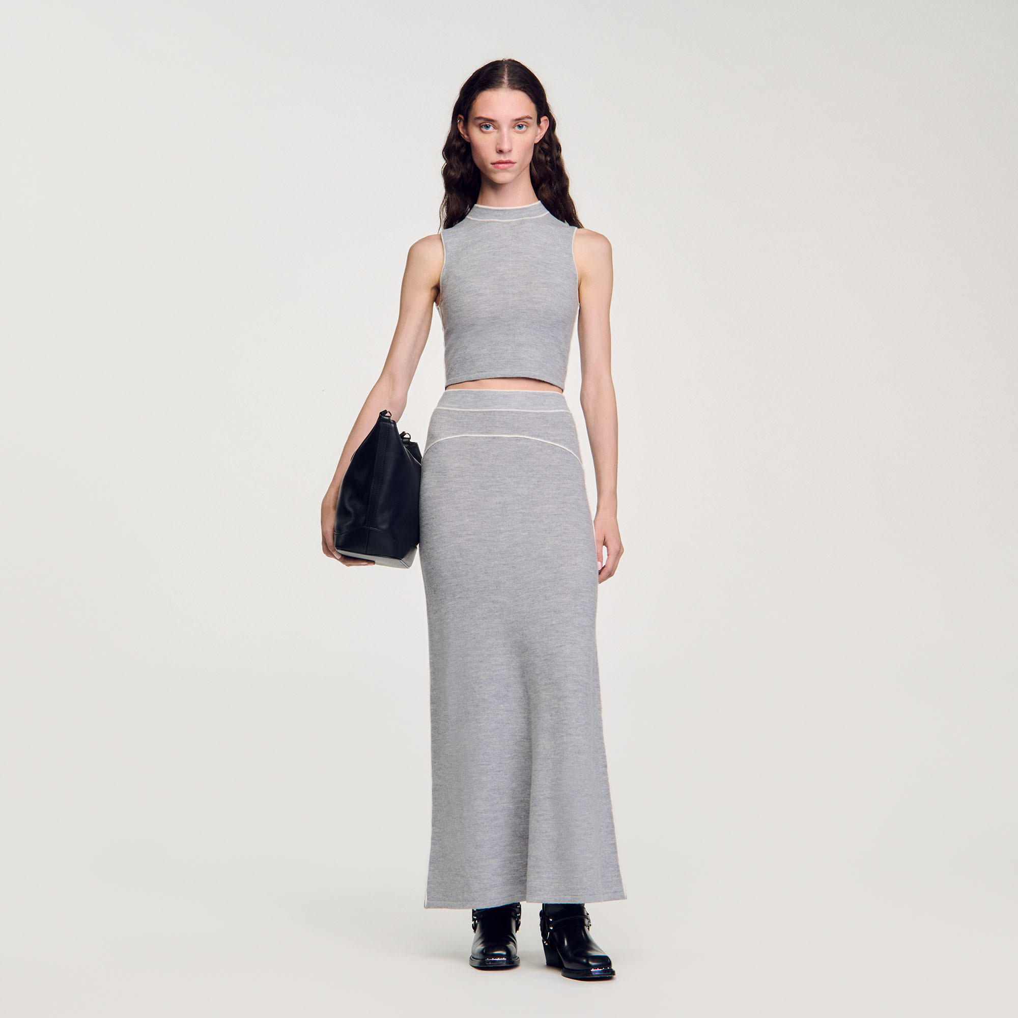 Top court en maille sans manches