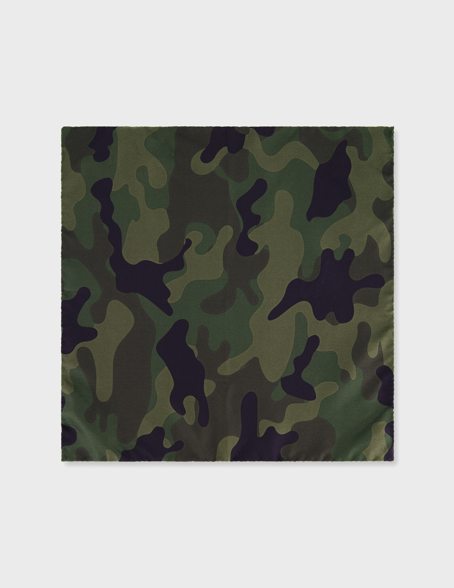 Pochette en soie à motifs camouflage vert