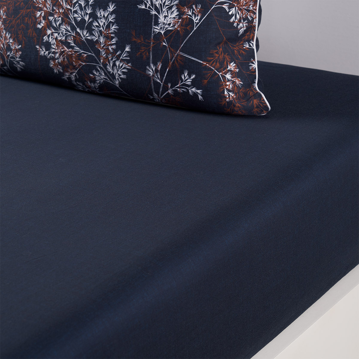 Lacoste - Drap housse en satin de coton lavé bleu, L Botanic