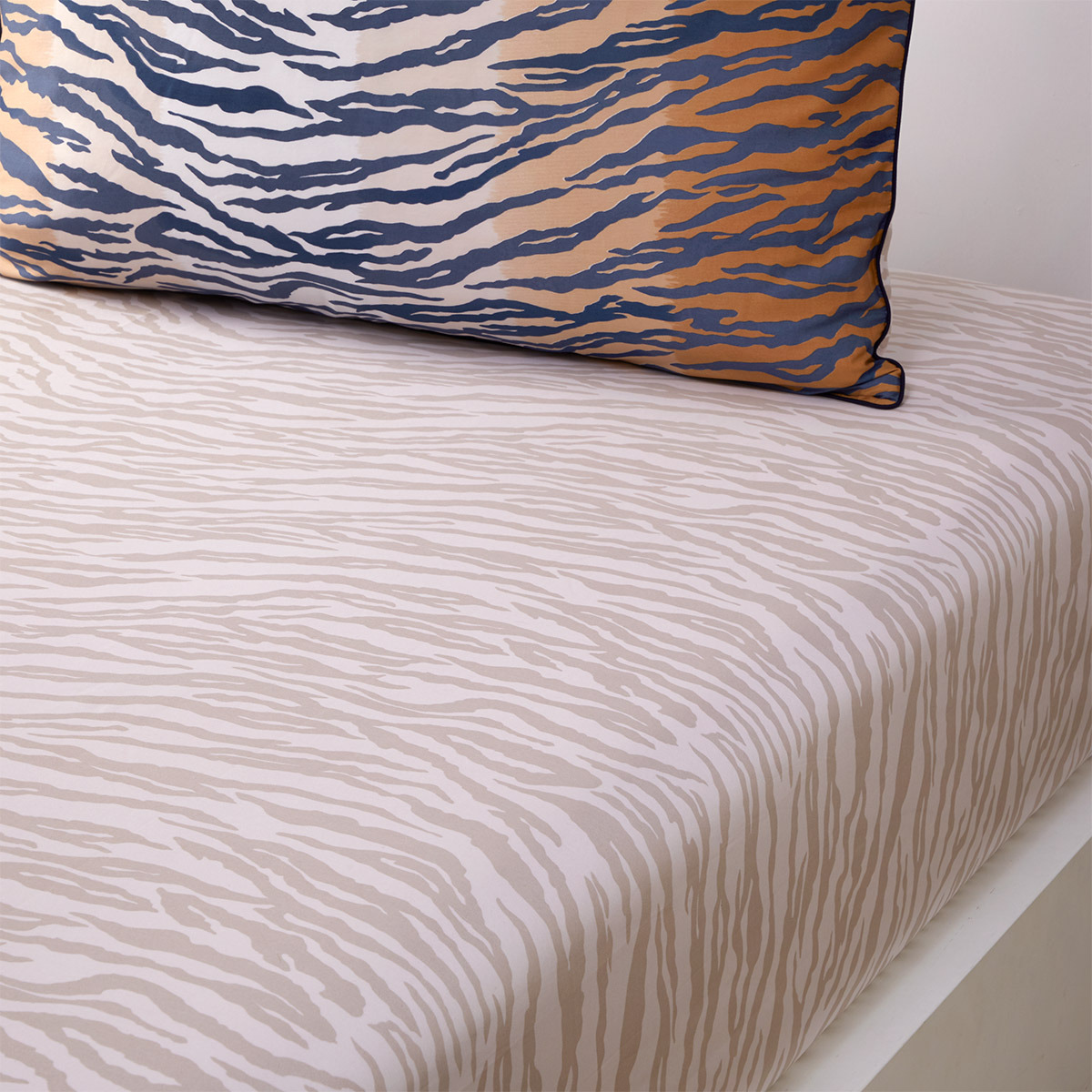 Kenzo - Drap housse en satin beige, K Tora