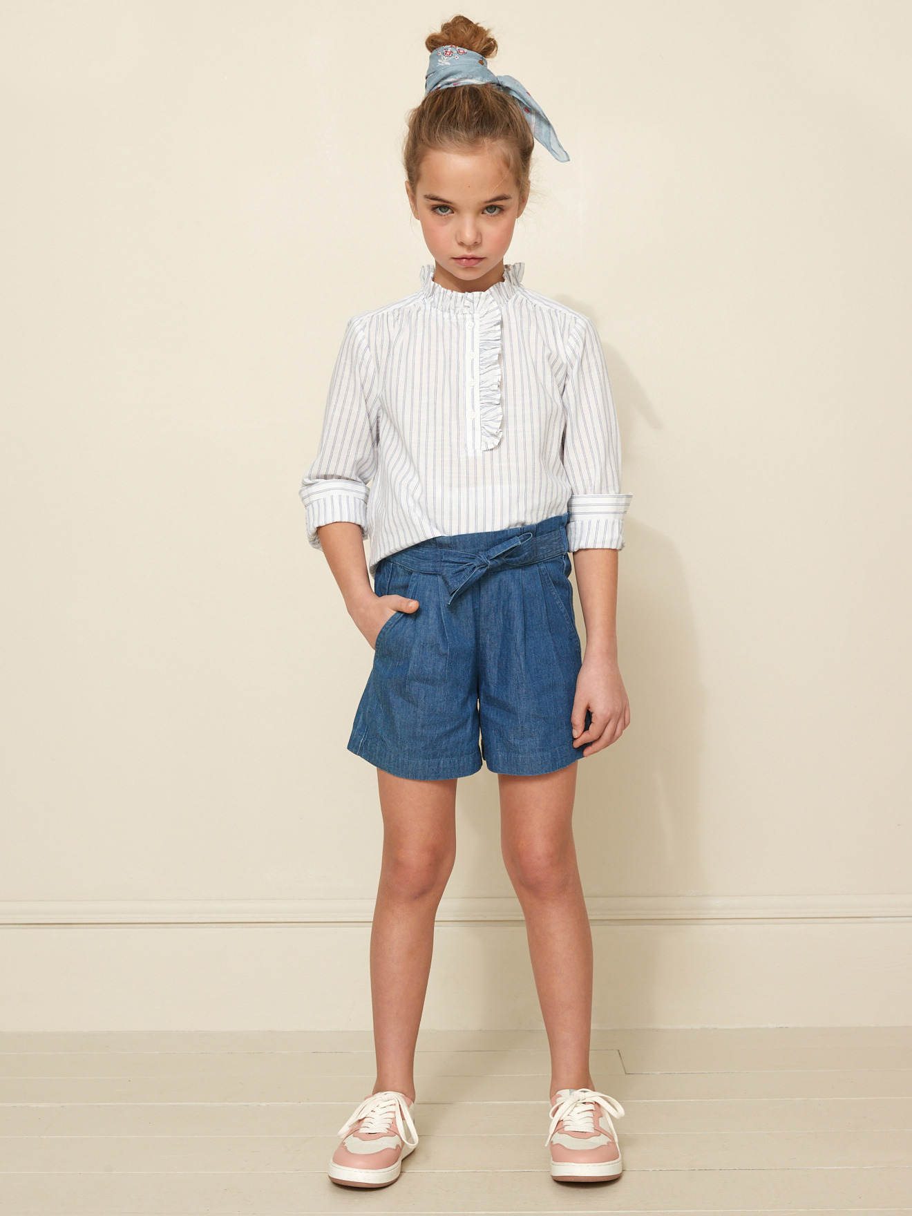SHORT DEN LIGHT