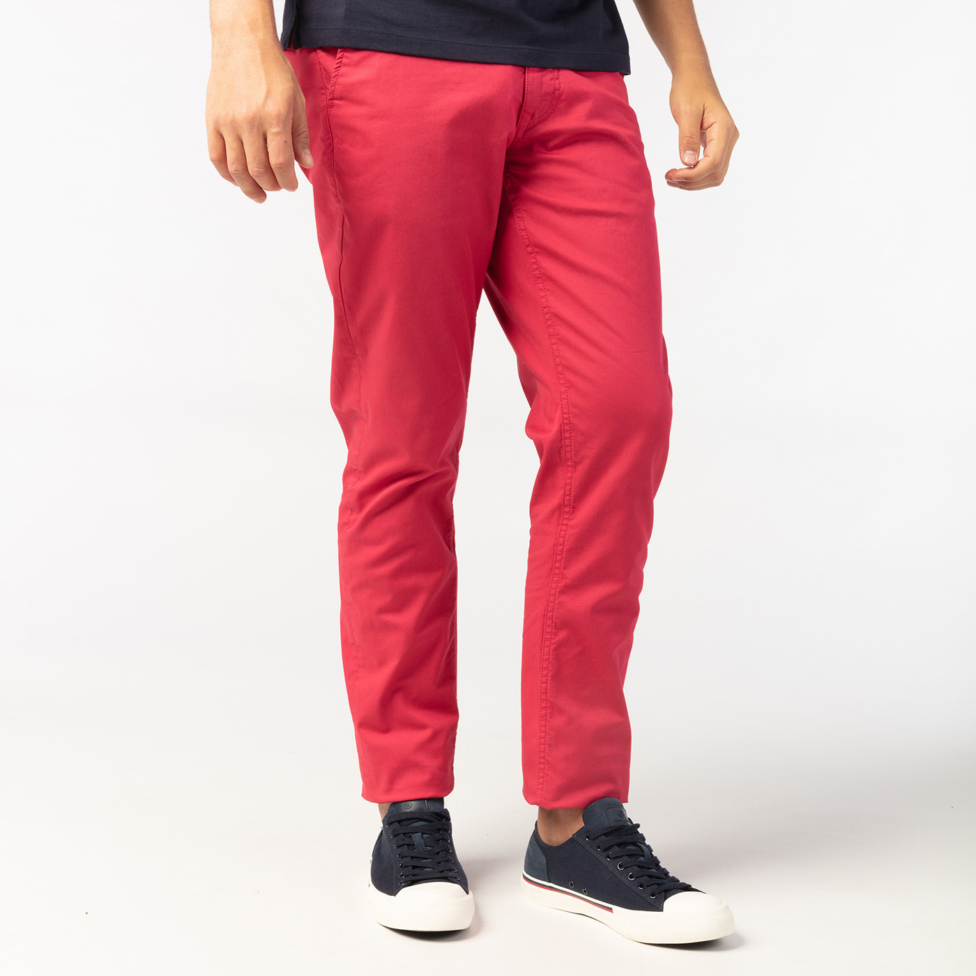 Chino 702 coupe confort cerise