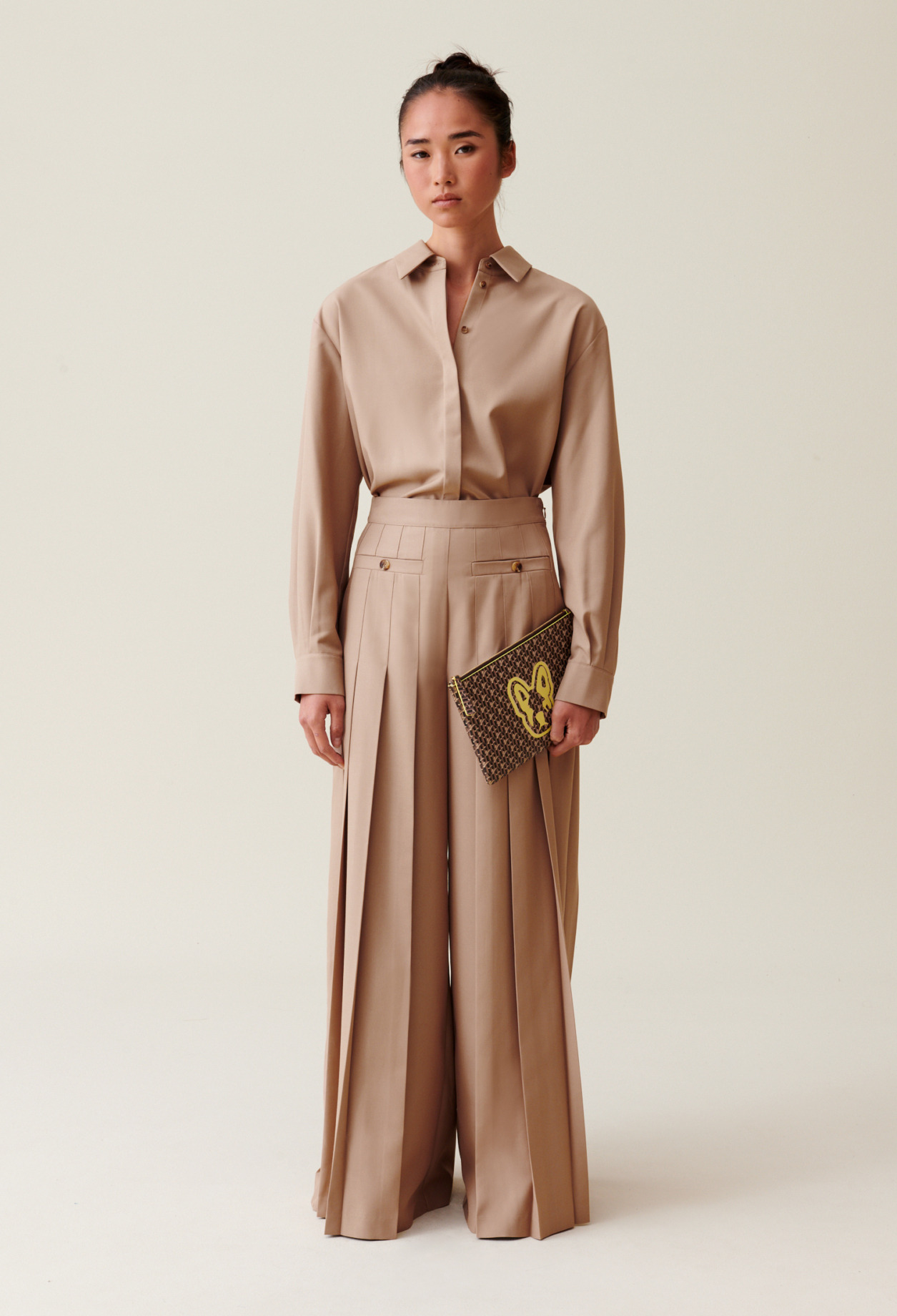 Pantalon plissé taille haute évasé