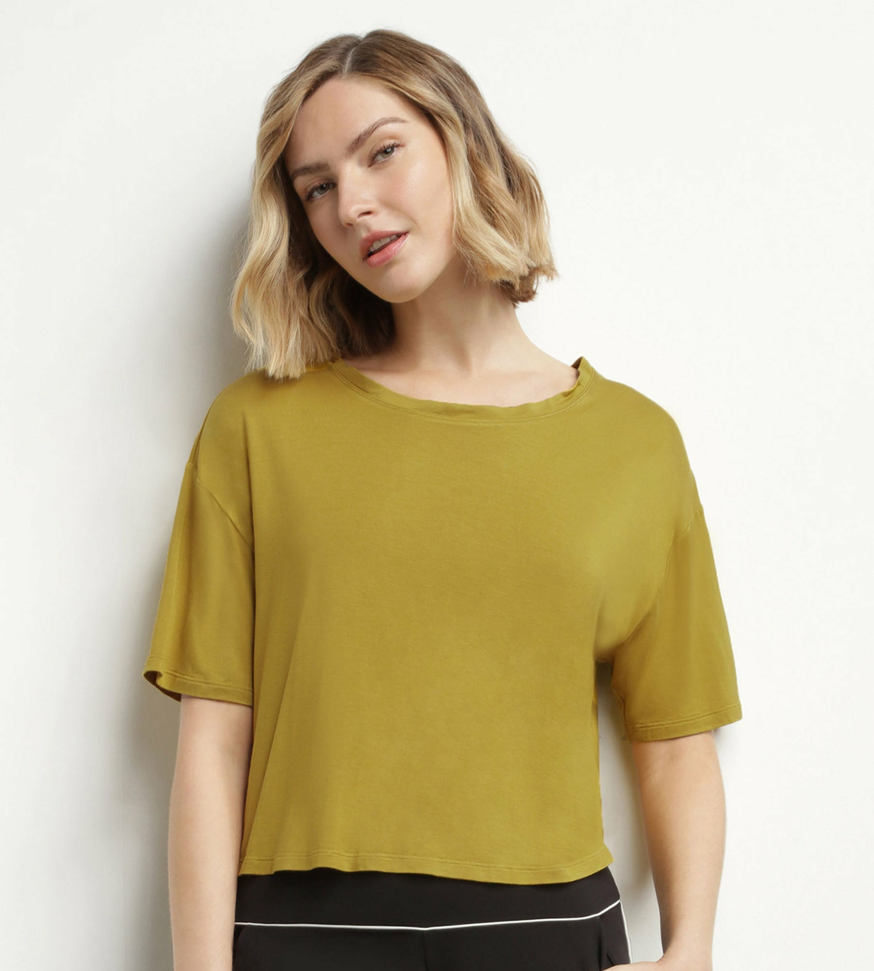 T-shirt de sport femme en viscose vert olive avec dos ouvert Dim Move