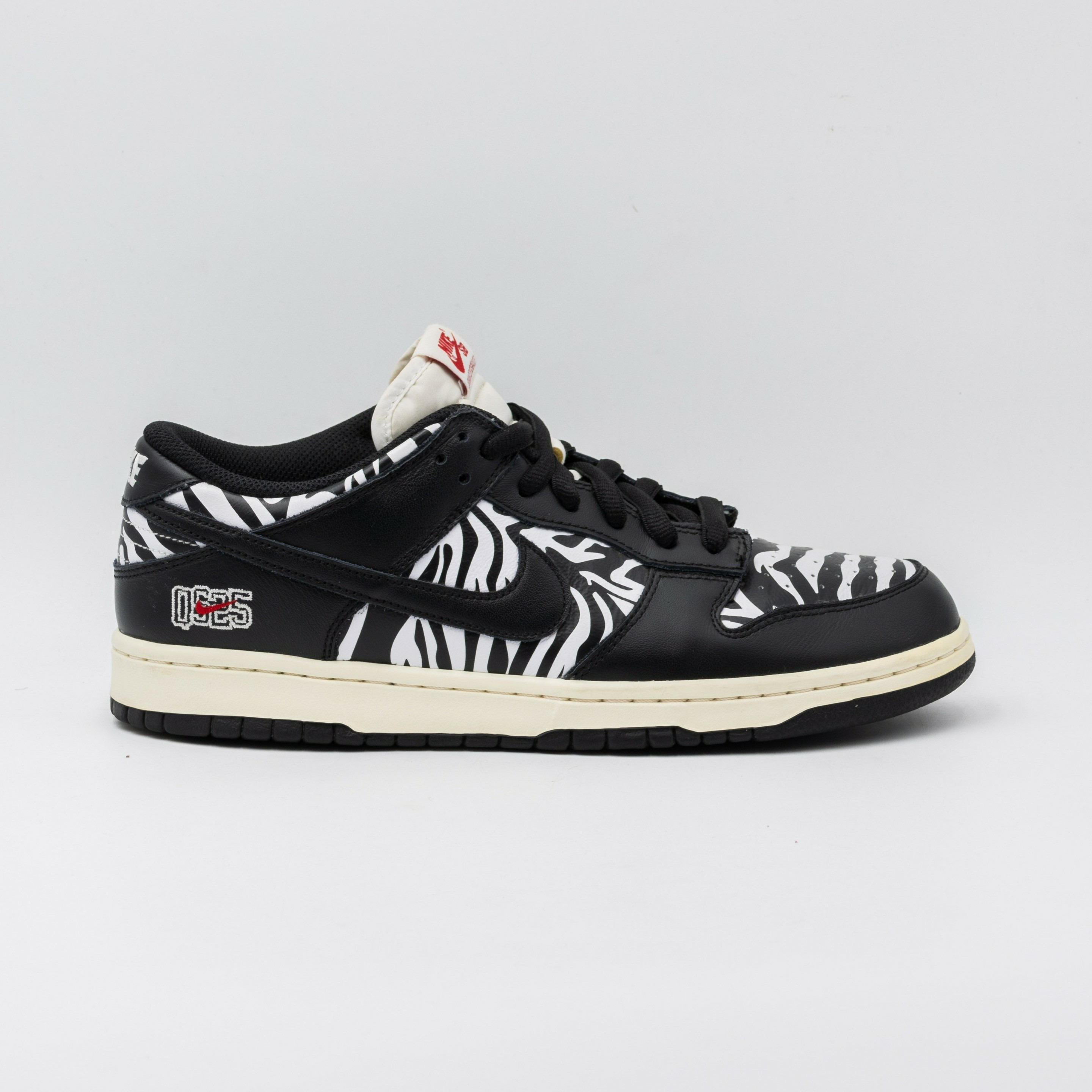 Nike Dunk SB Low OG QS Quartersnacks Zebra
