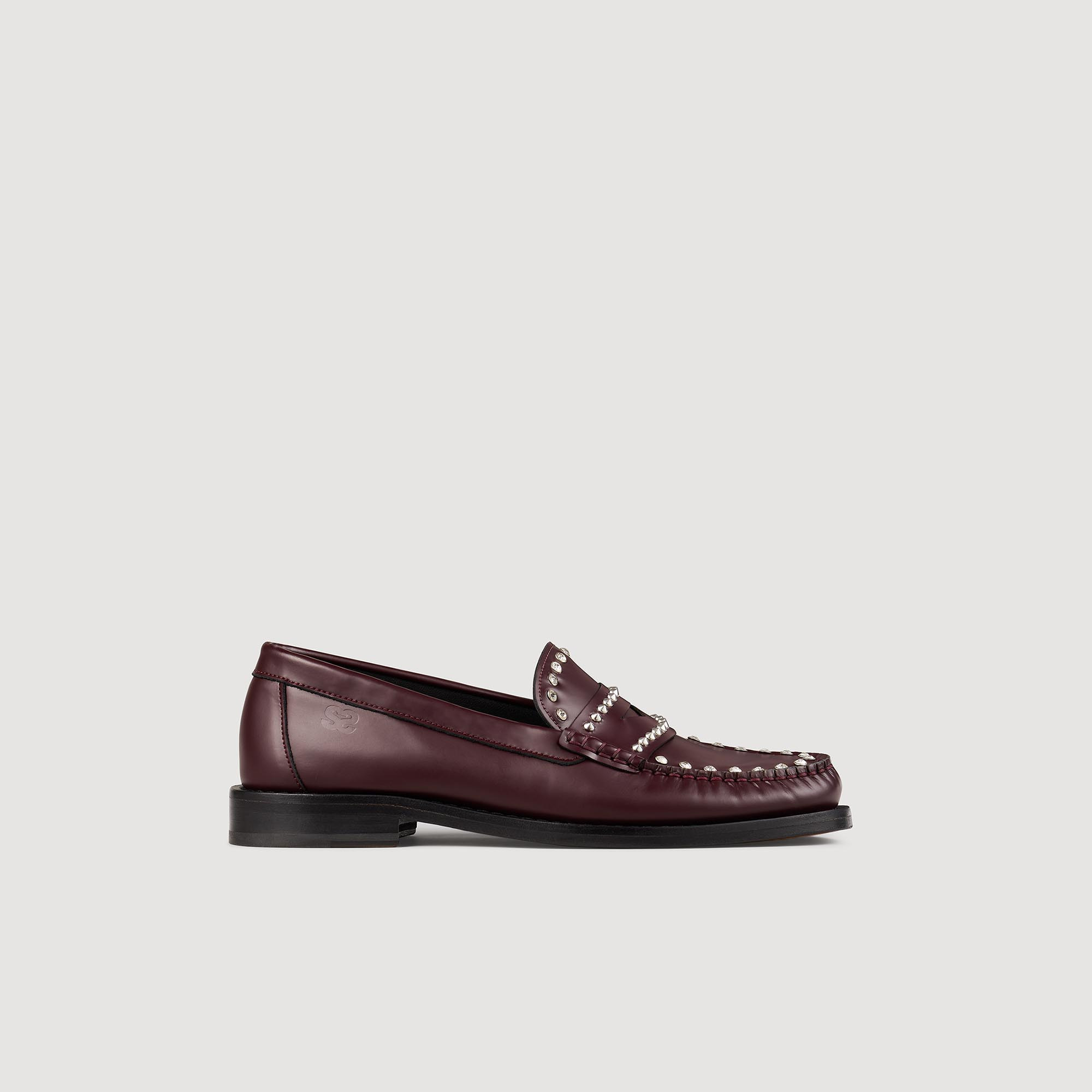 Mocassins strassés et cloutés en cuir