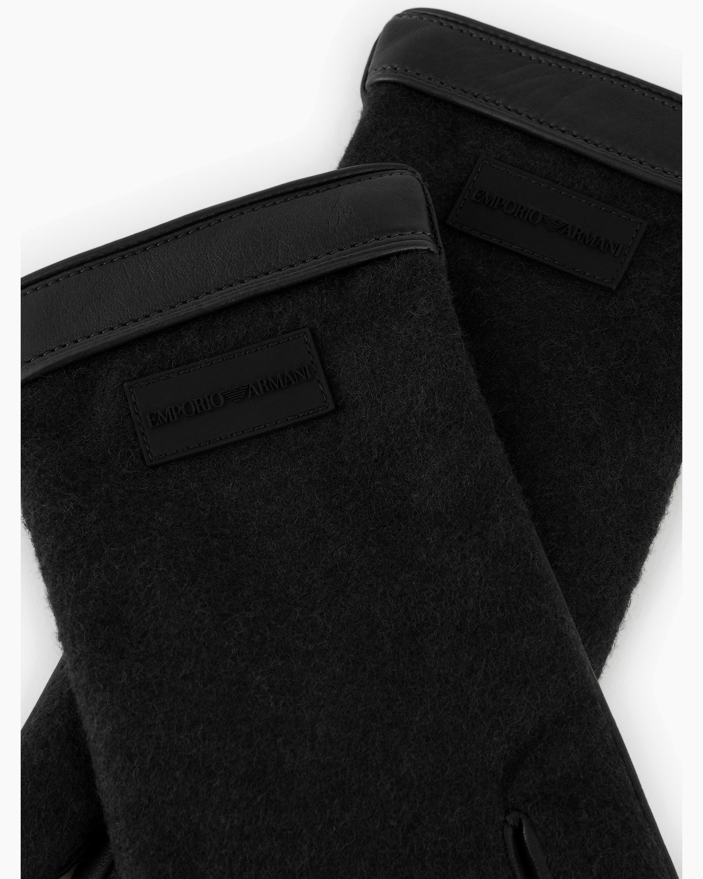 Gl-nero tissé et en cuir