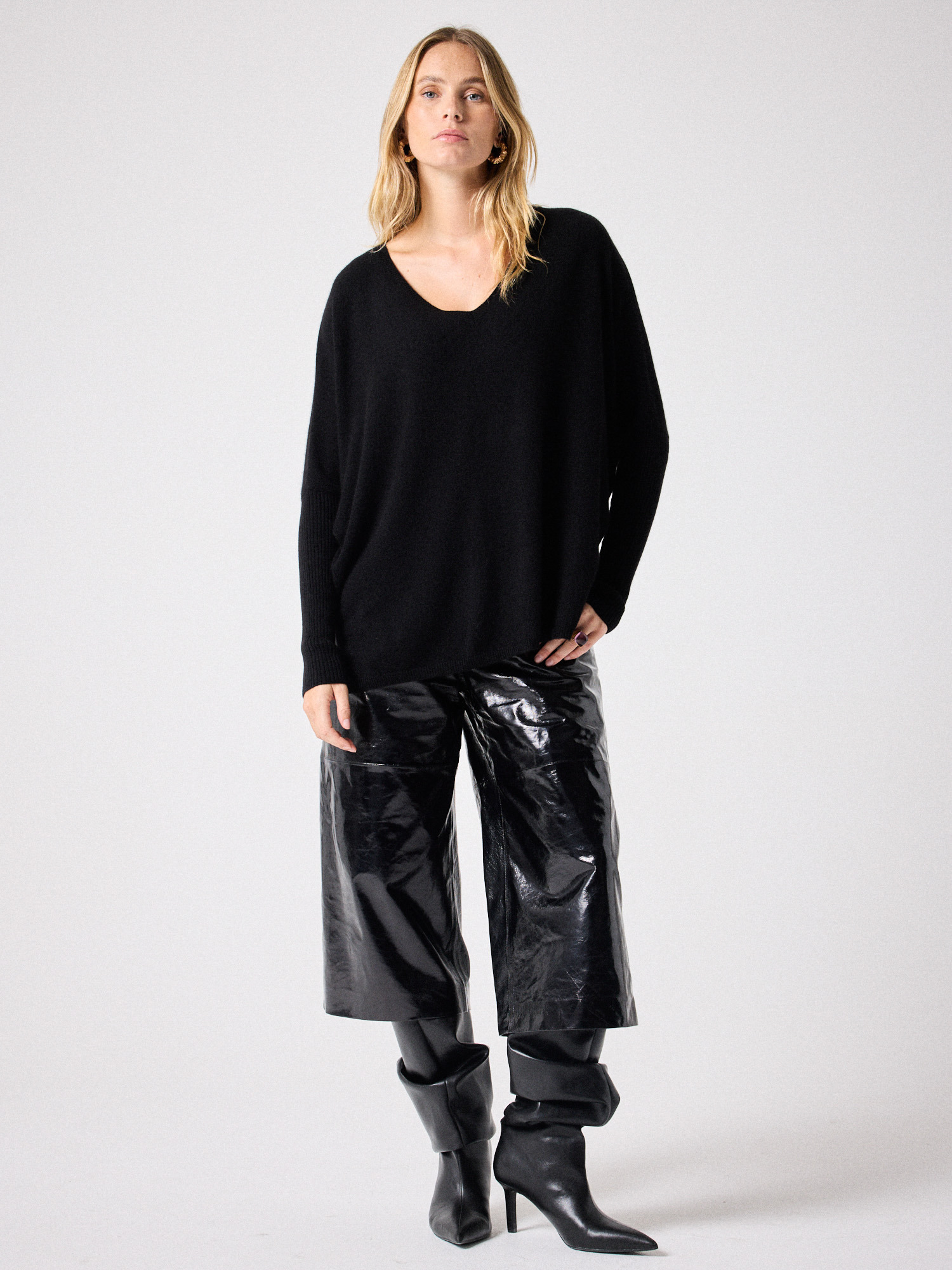 Pull poncho cachemire col V Faustine NOIR