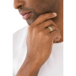 Matériau: CuirFermoir: Bouton-pressionFinition: SheenDimensions: L 230MM x W 31.5MM x H 11.5MM