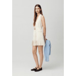 Robe courte cintrée plissée