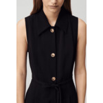 Robe courte sans manches