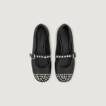 Ballerines en cuir ornées de strass
