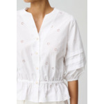 Chemise élastiquée brodée