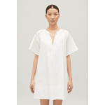 Robe courte lacée blanche