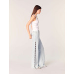 Jean large ouvert à détails strassés