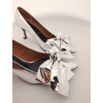 Escarpins en cuir et détail nœud