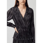 Robe argentée courte à volants