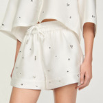 Short large strassé